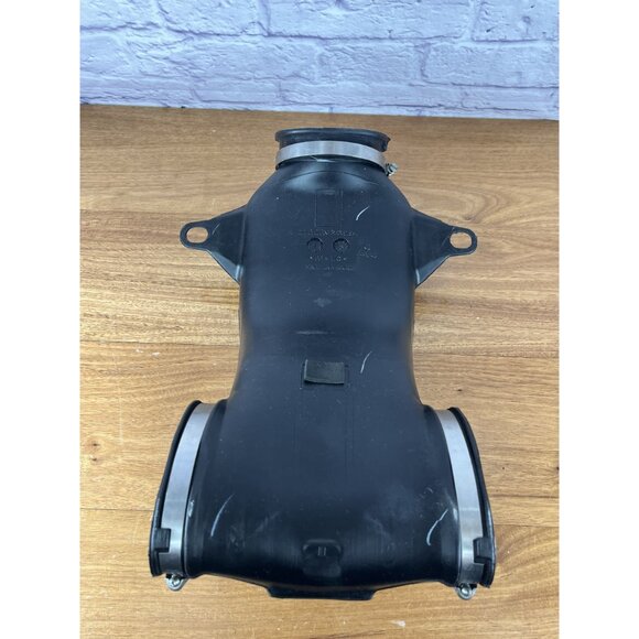 2005 2006 2007 C6 Corvette 6.0L Air Intake Tube Bridge Assembly OEM 25351524 20K - Picture 7 of 8